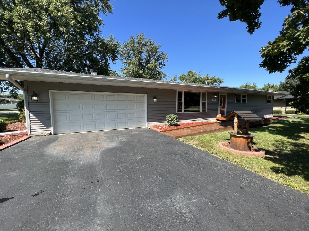 Homes Rented Murphy Acres Joliet Illinois, 1001 Barber