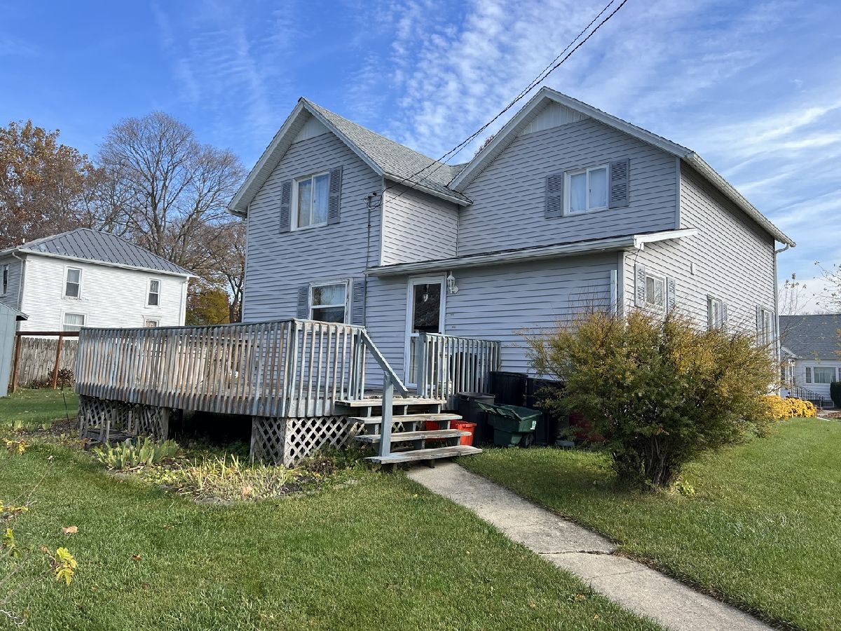  Sold Chadwick Illinois, 104 Calvert