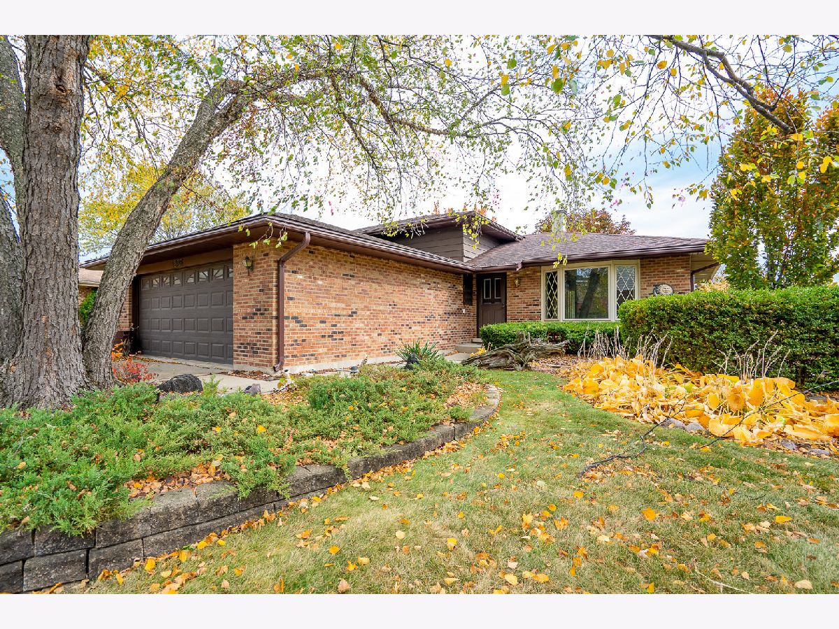 Homes Sold Farmingdale Cove Westmont Illinois, 1235 Virginia