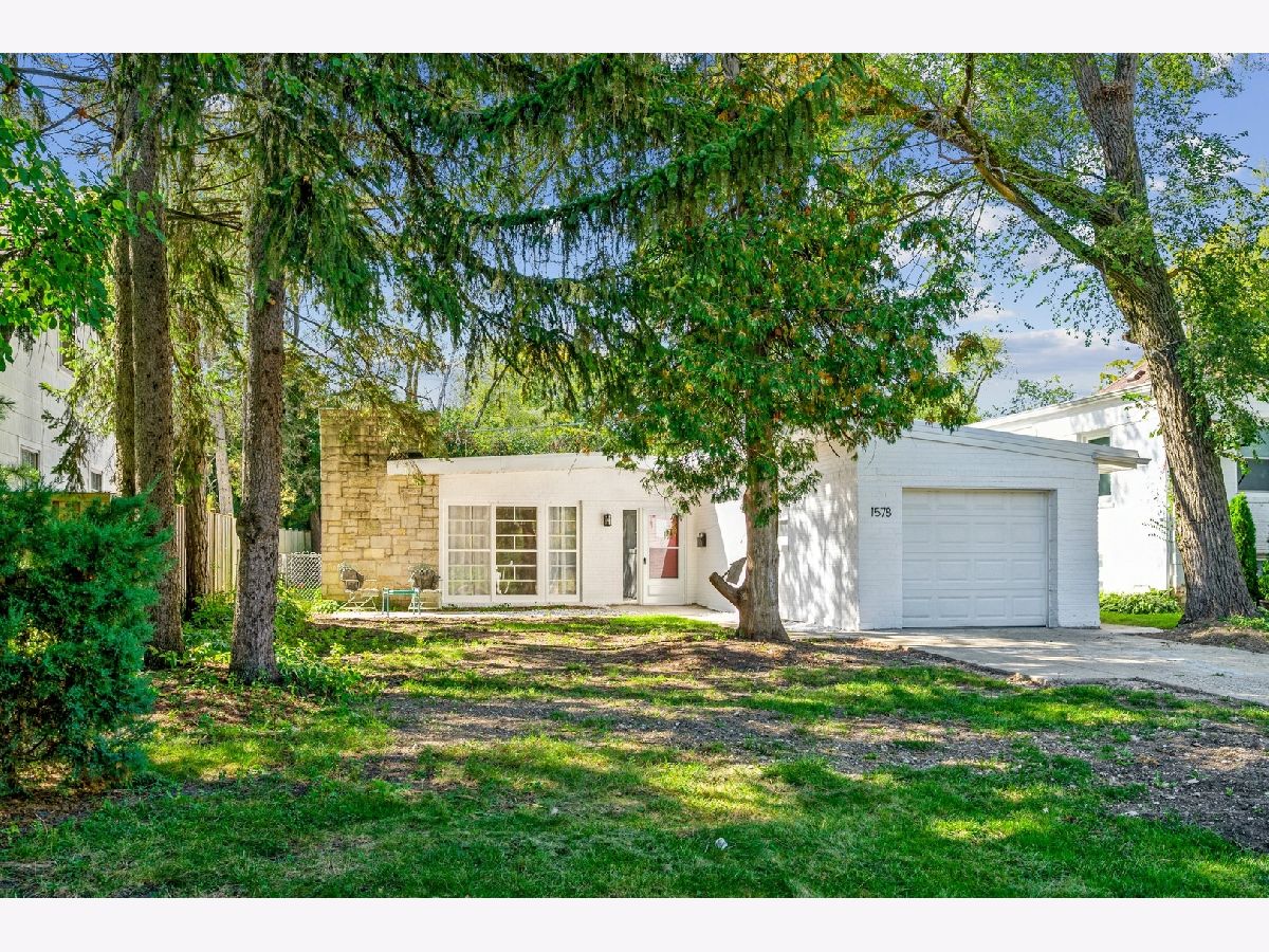 Homes Rented Sherwood Forest Highland Park Illinois, 1578 Mccraren