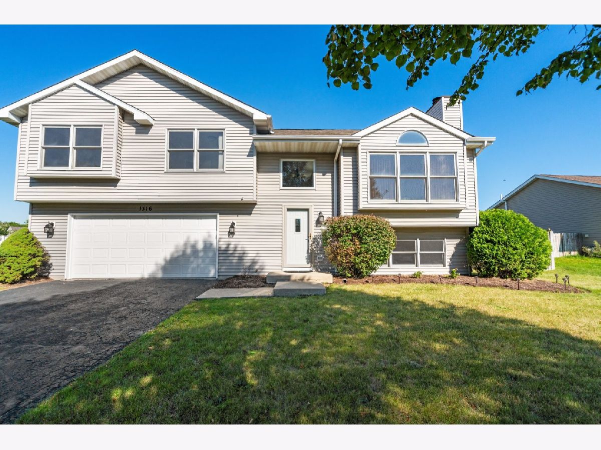 Homes Sold Autumn Lake Estates Joliet Illinois, 1316 Phoenix