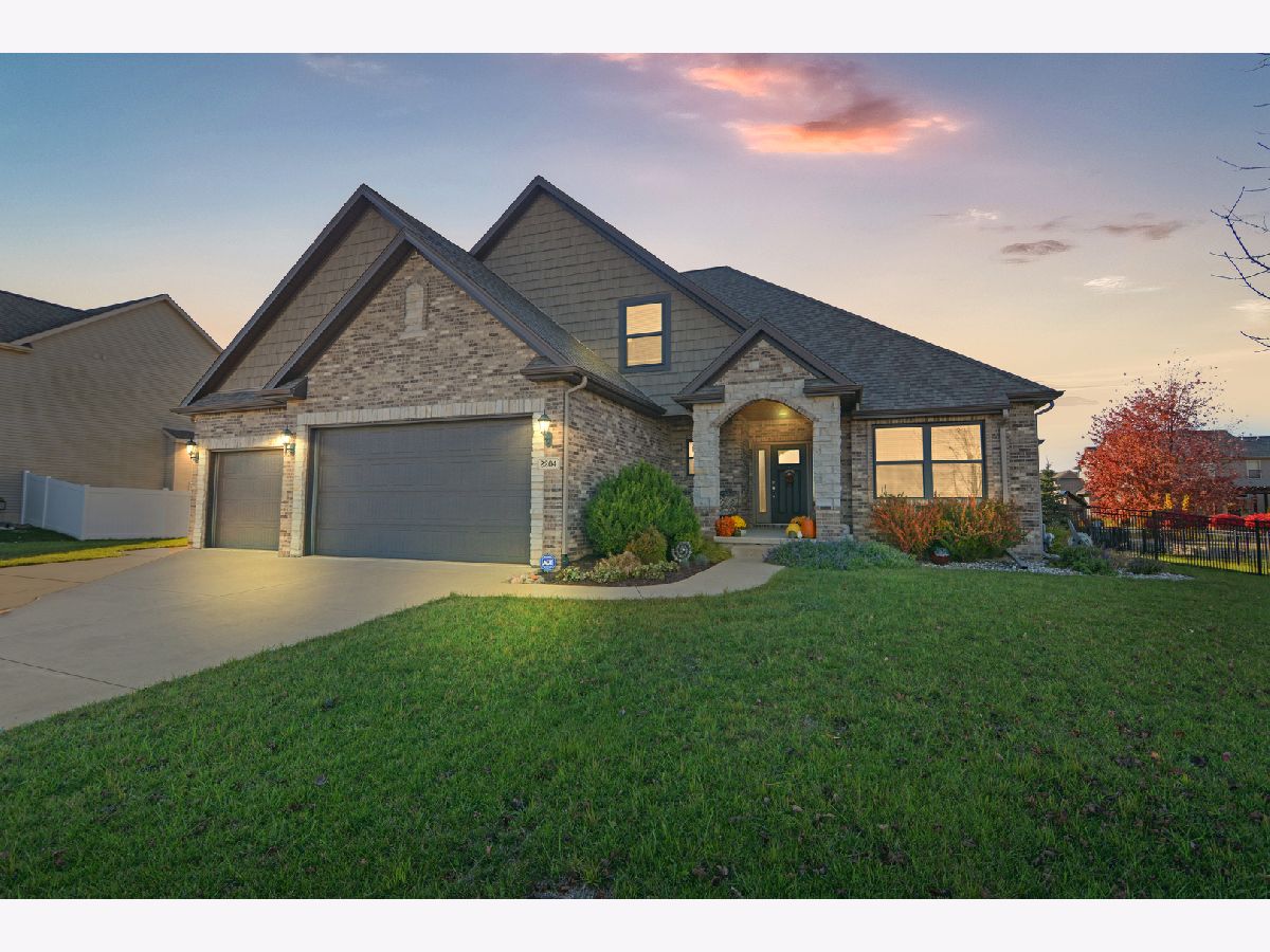 Homes & Condos & Townhomes Sold Eagle View Estates Bloomington Illinois, 2204 Tyler