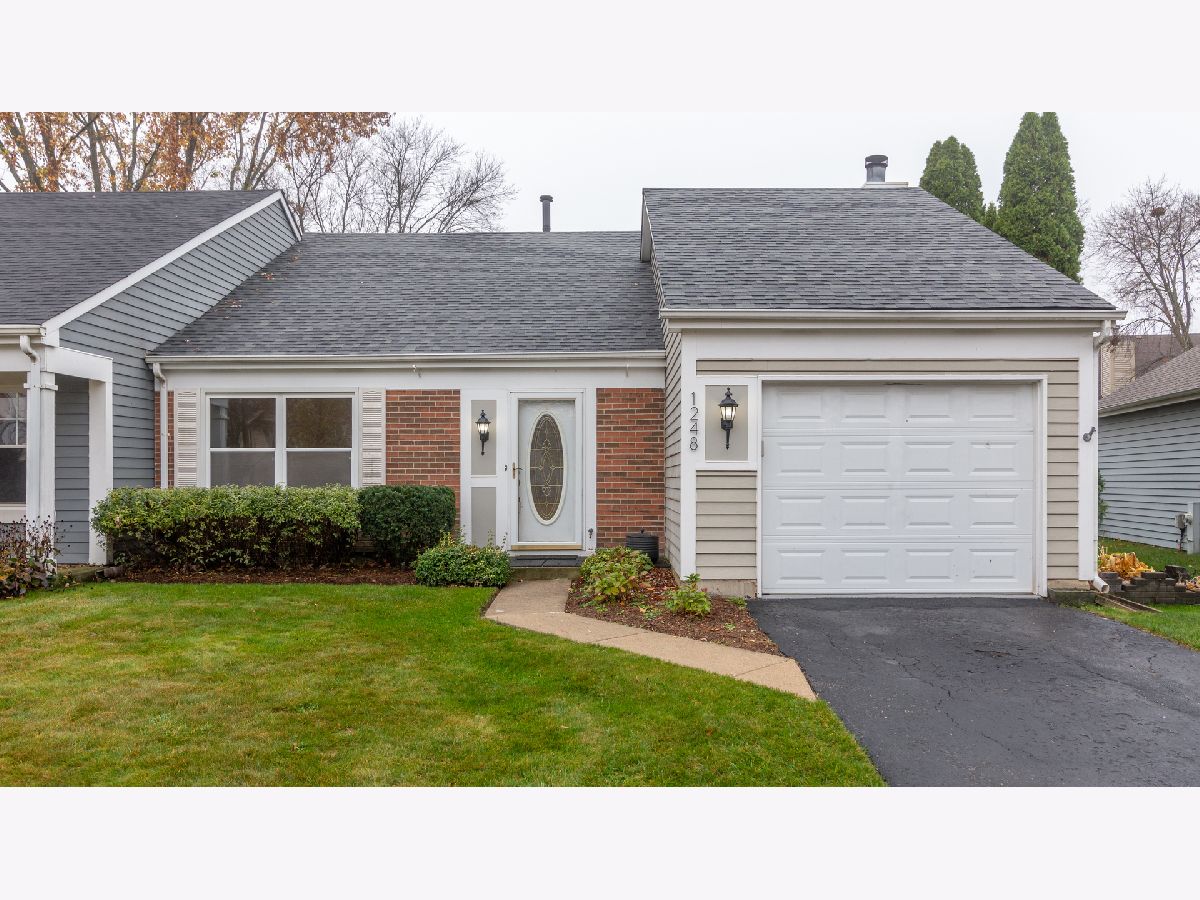 Homes & Condos & Townhomes Rented Cambridge West Mundelein Illinois, 1248 Huntington