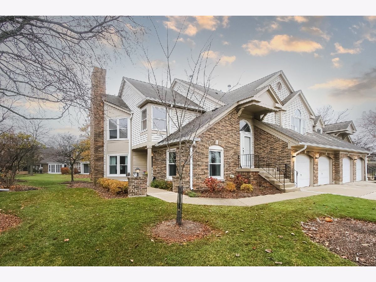 Woodlands Of Fiore Buffalo Grove IL, Townhomes & Condos & Homes For