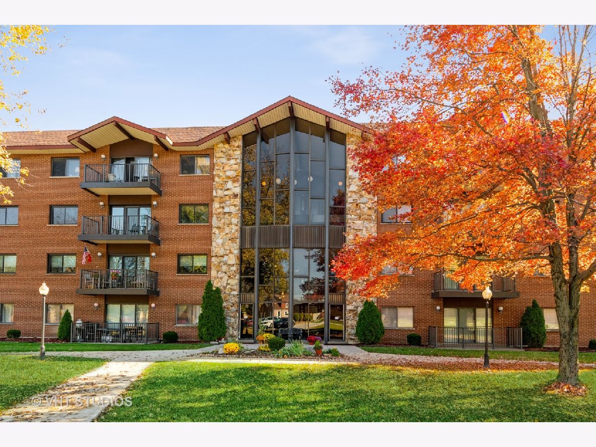 Condos & Townhomes & Homes Sold Flosswood Homewood Illinois, 2301 183rd