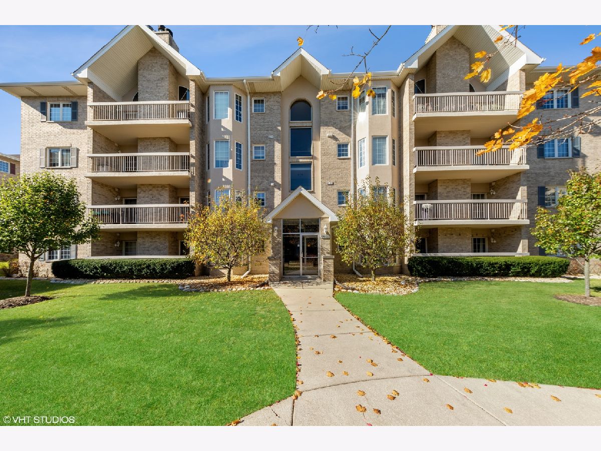 Condominiums Sold Grafton Place Tinley Park Illinois, 7759 Bristol Park