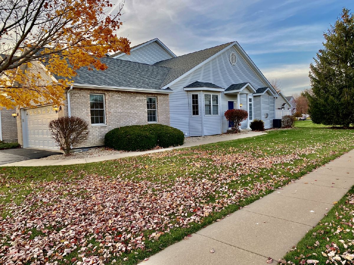 Townhomes & Homes Sold Fairview South Dekalb Illinois, 2135 Autumn