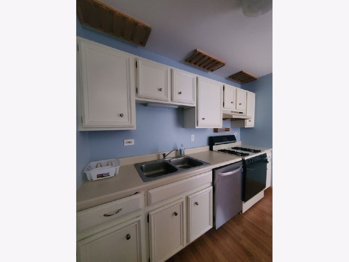 Condominiums & Homes Rented Lake Louise Palatine Illinois, 460 Wilke