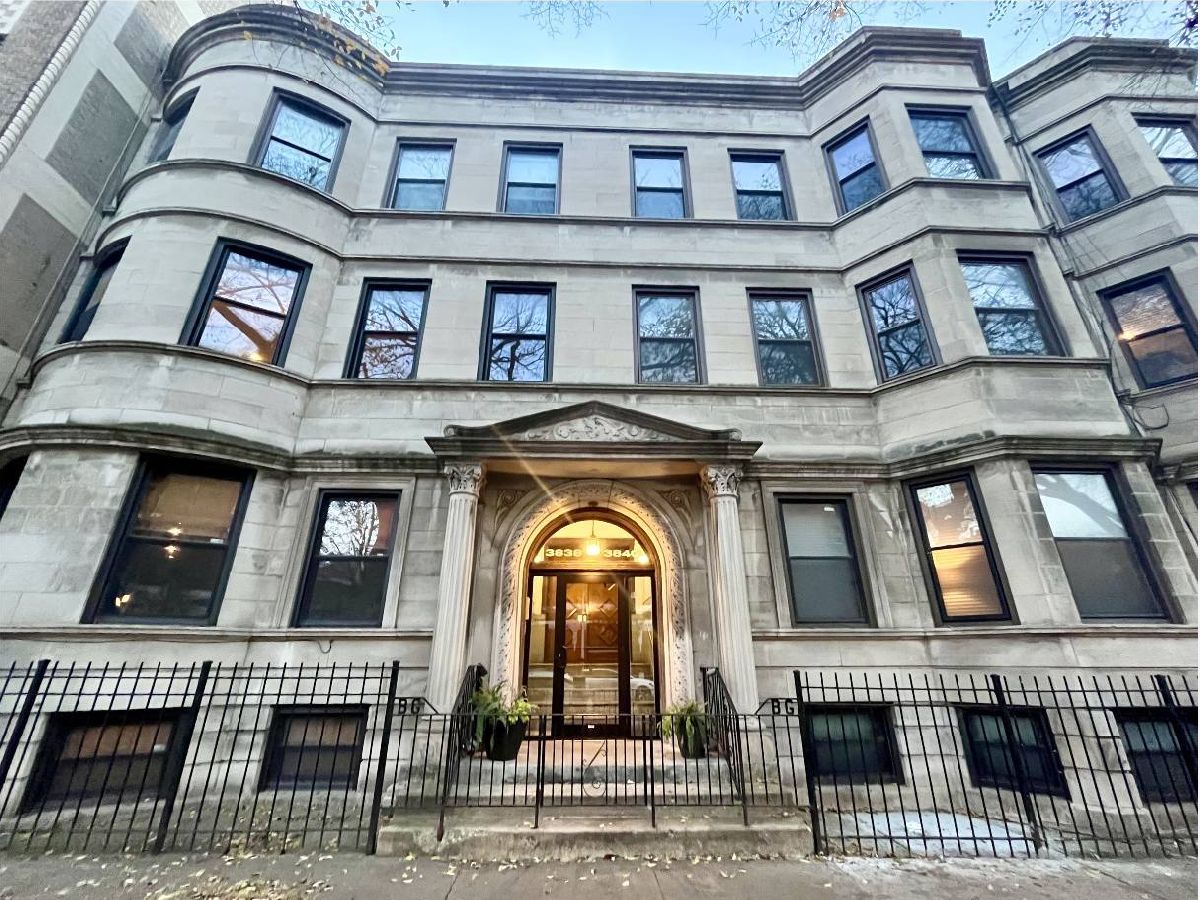 Condominiums Sold Sheffield Chicago Illinois, 3838 Sheffield