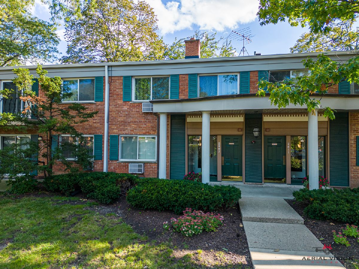 Condominiums & Homes Rented Brittany Place Arlington Heights Illinois, 2407 Goebbert