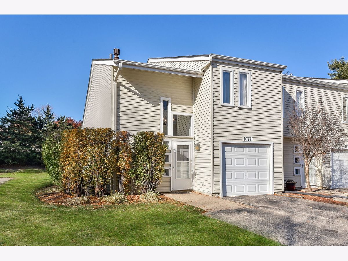 Townhomes & Homes Sold Rivers Edge Naperville Illinois, 1677 Cove