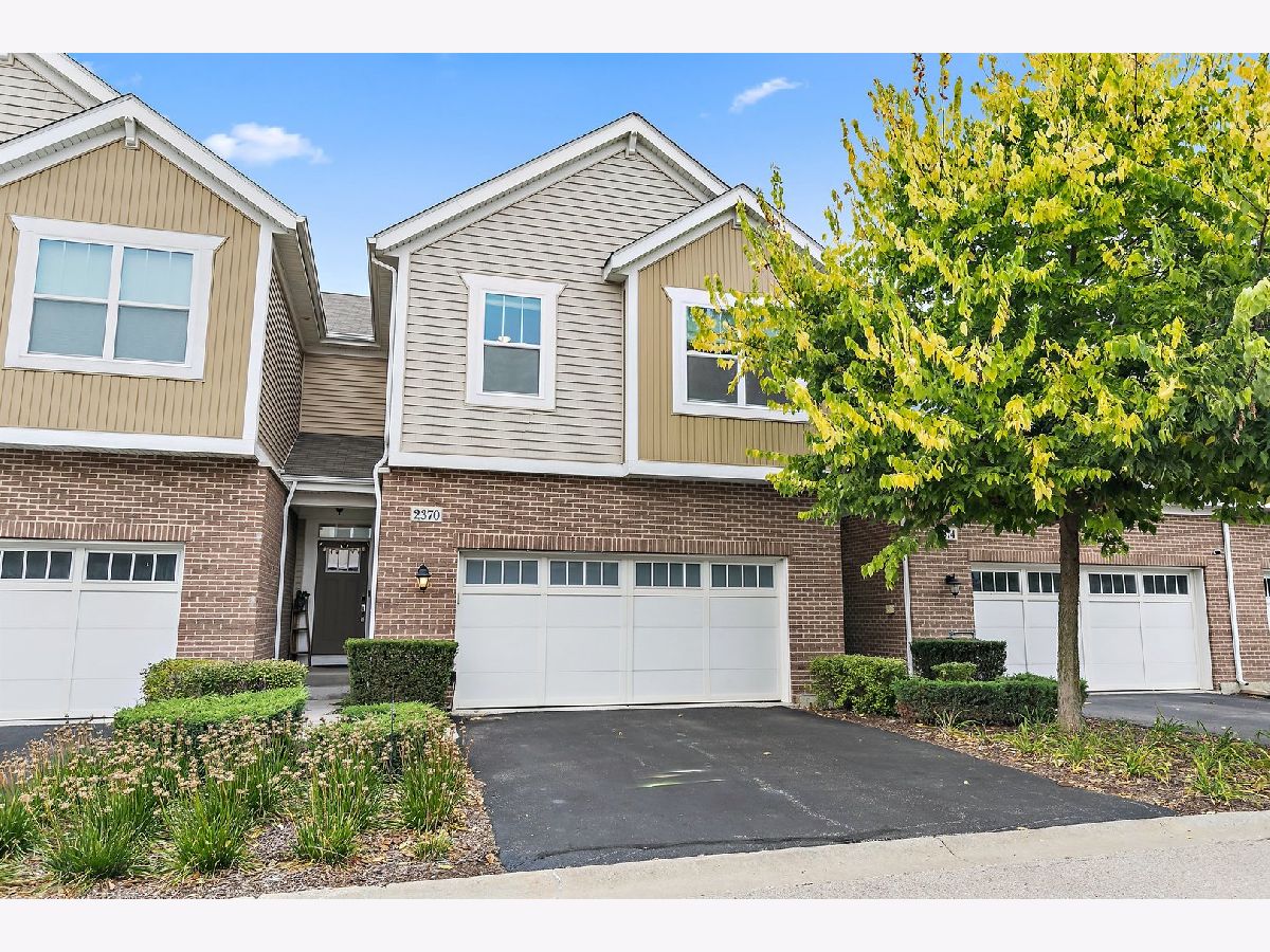 Townhomes Sold Lexington Hills Palatine Illinois, 2370 Moseley