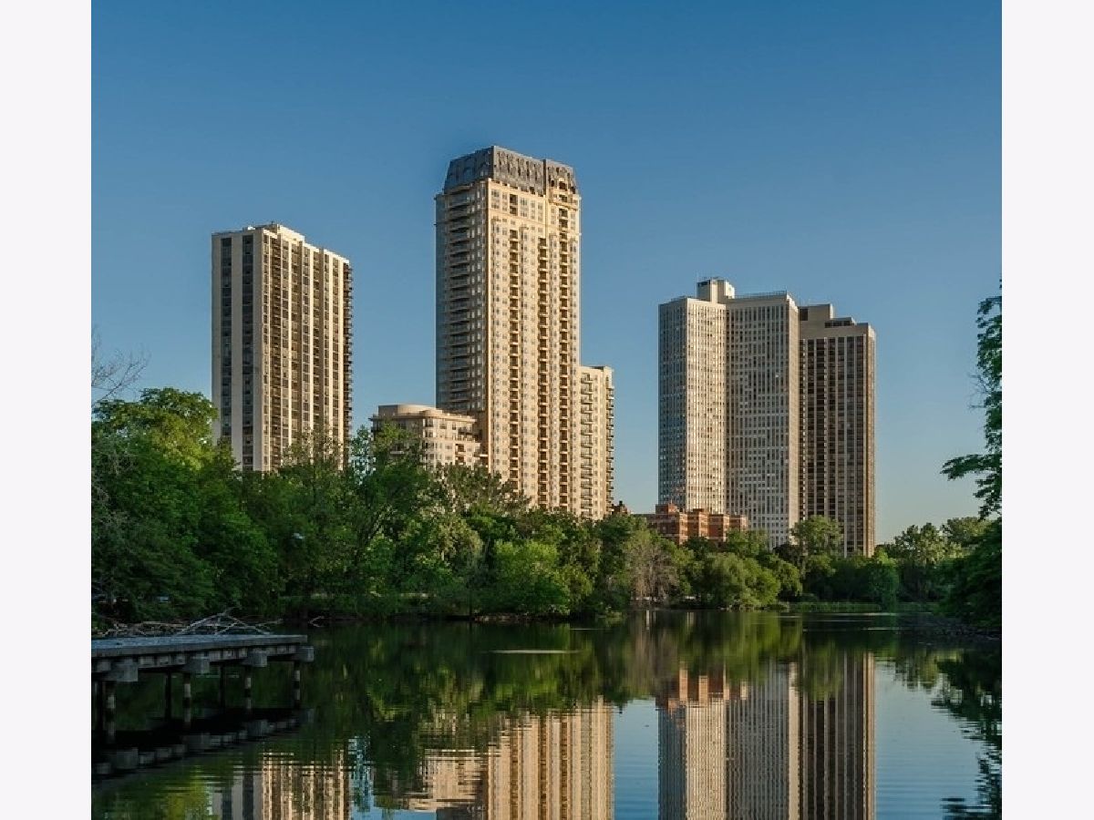 Condominiums & Homes Sold Lincoln Park 2520 Chicago Illinois, 2550 Lakeview