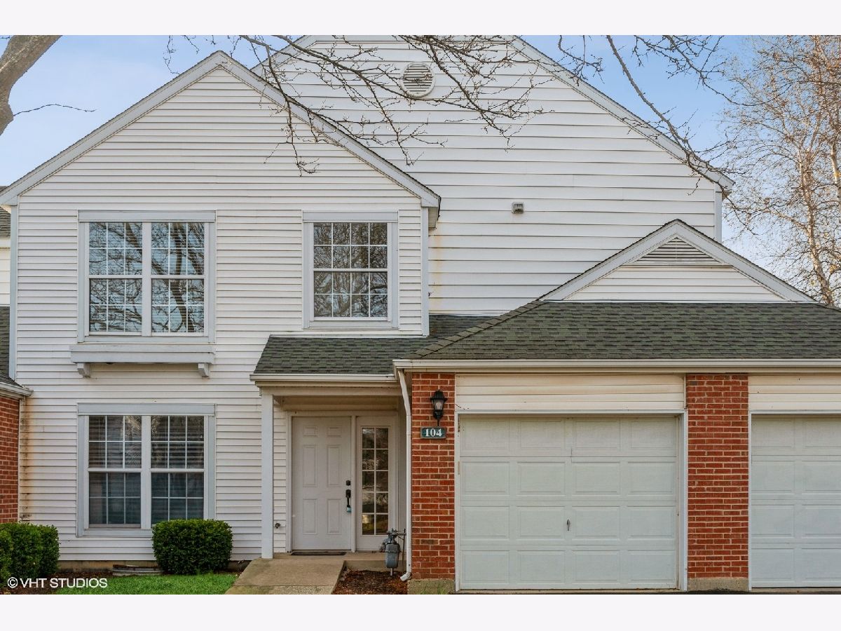 Townhomes & Condos Rented The Hamptons Lake Bluff Illinois, 104 Woodbury