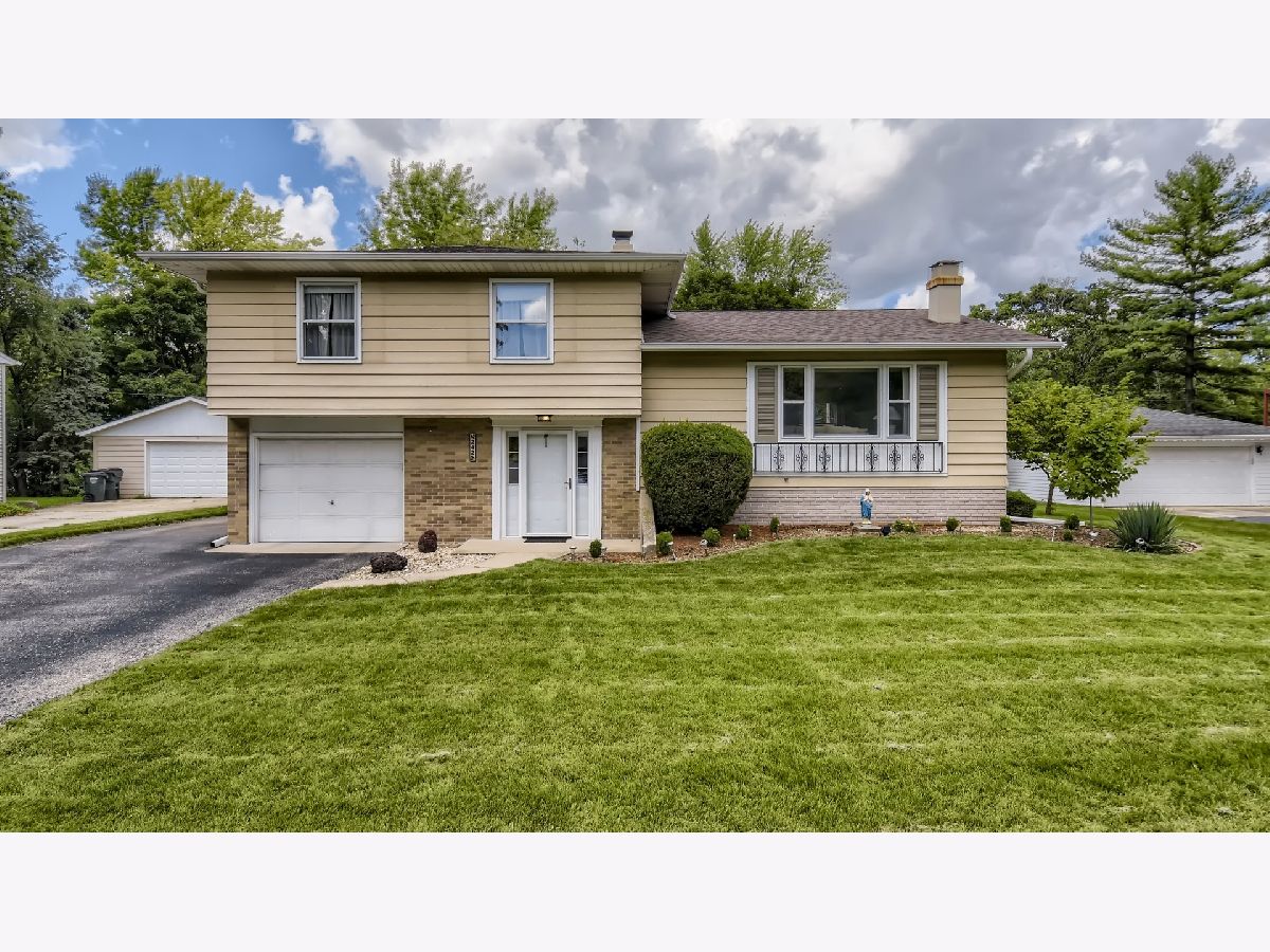 Homes & Condos & Townhomes Rented Longwood Naperville Illinois, 30W242 Claymore