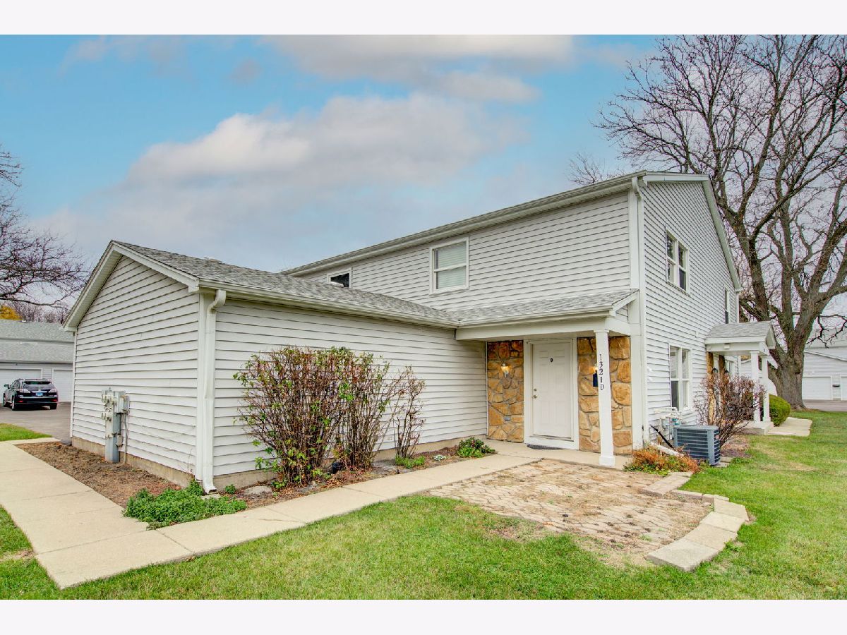 Townhomes & Condos Sold Ivy Glen Aurora Illinois, 1321 Glen
