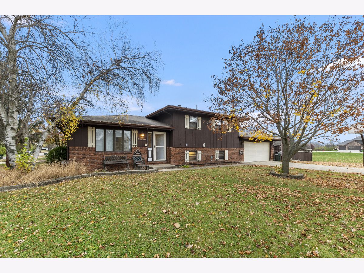 Homes Sold Country View New Lenox Illinois, 2213 Daniel Lewis