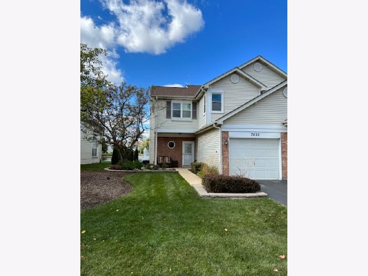 Townhomes Sold Darien Lake Darien Illinois, 7830 Darien Lake