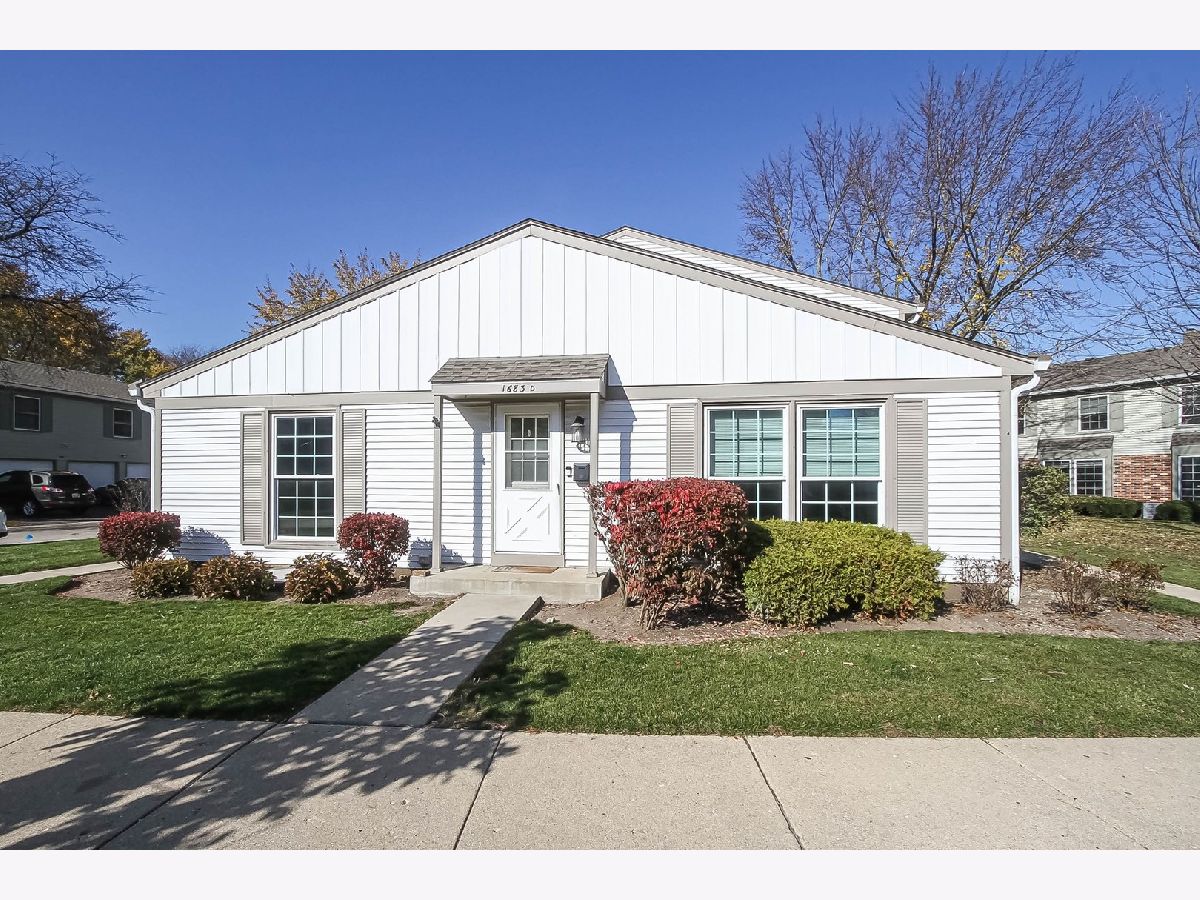 Townhomes & Condos Sold Heritage Lake Estates Wheaton Illinois, 1683 Monticello