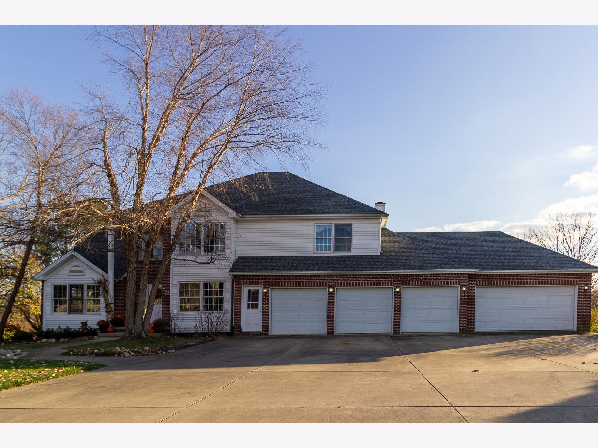 Homes & Condos & Townhomes Sold Lakeview Estates Bloomington Illinois, 19839 Buffalo Trace