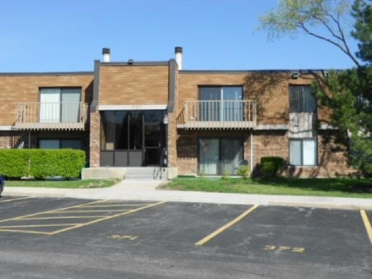 Condominiums Rented Lakewood Schaumburg Illinois, 711 Tipperary