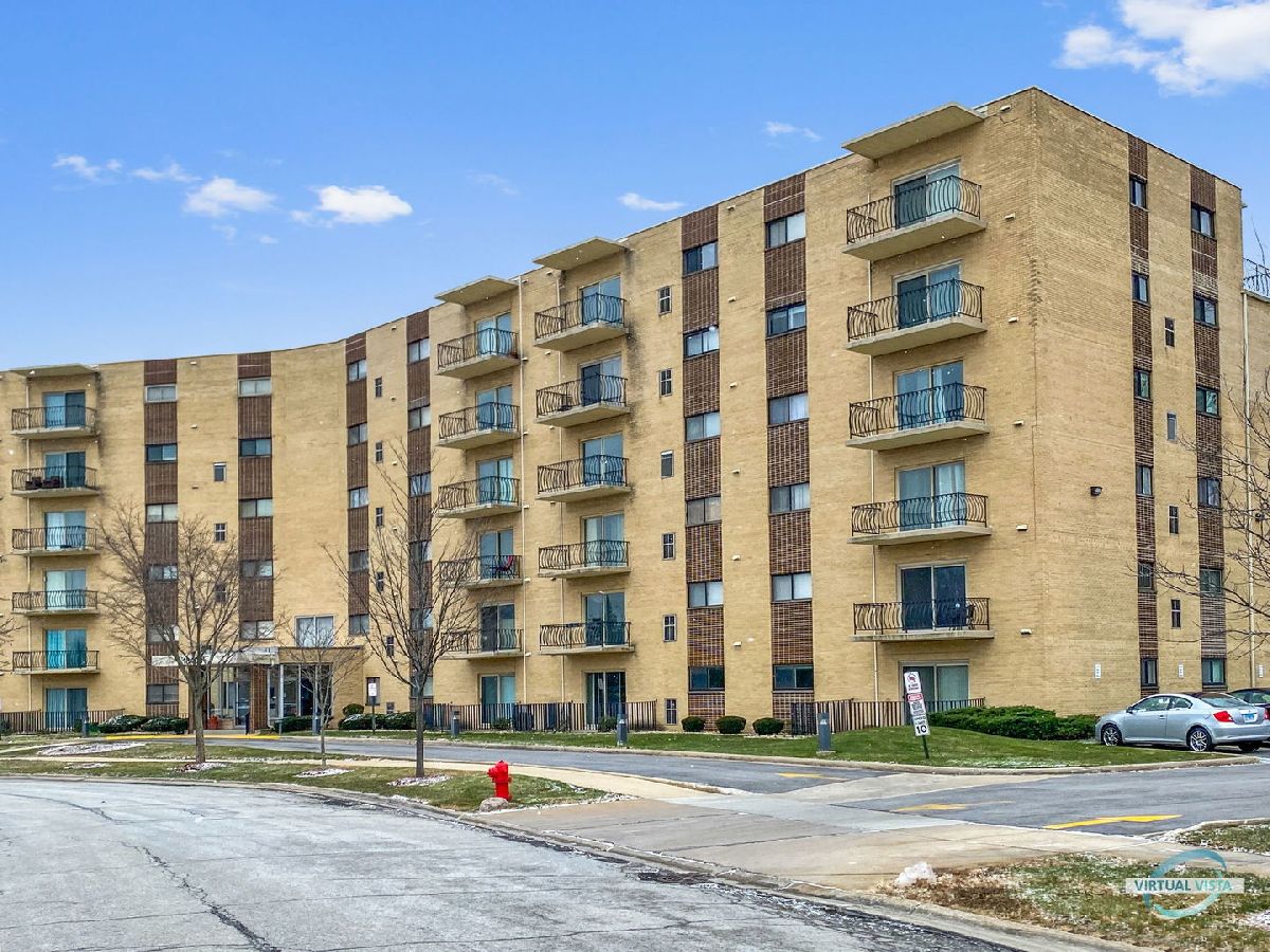Condominiums Sold Cherry Creek Towers Homewood Illinois, 18400 Cherry Creek