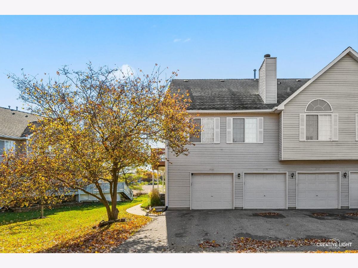 Townhomes & Condos Sold Carriage Homes Of Indian Trail Aurora Illinois, 1758 Bridle Post
