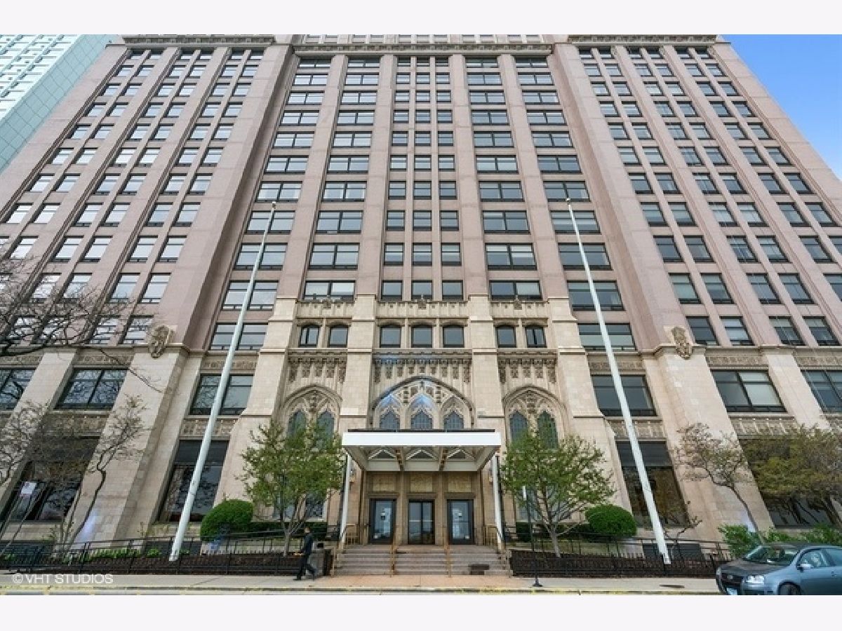 Condominiums Sold Lake Shore Place Chicago Illinois, 680 Lake Shore