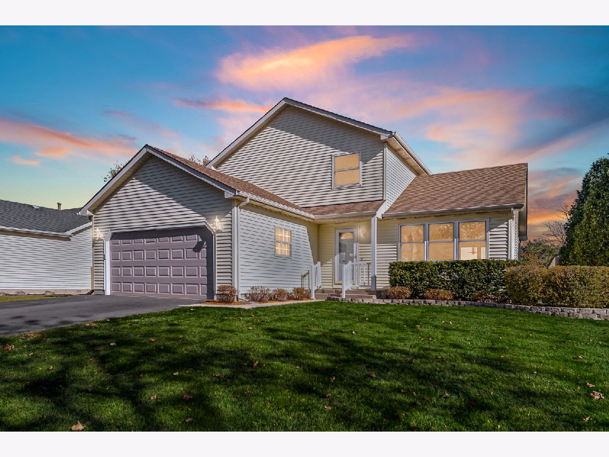 Townhomes & Homes Sold Maplewood Estates Carol Stream Illinois, 1087 Pheasant Trail