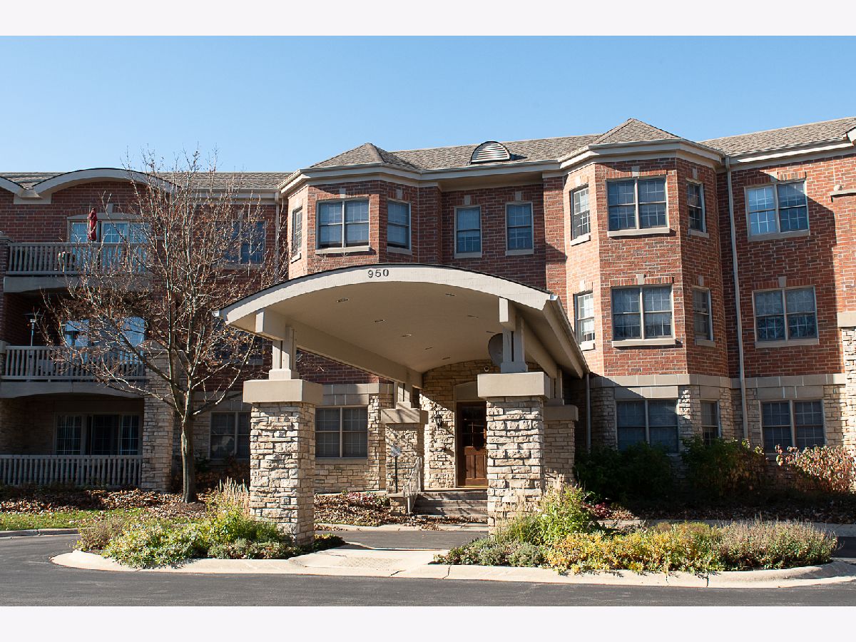 Condominiums & Homes Sold Legacy Club Highland Park Illinois, 950 Augusta