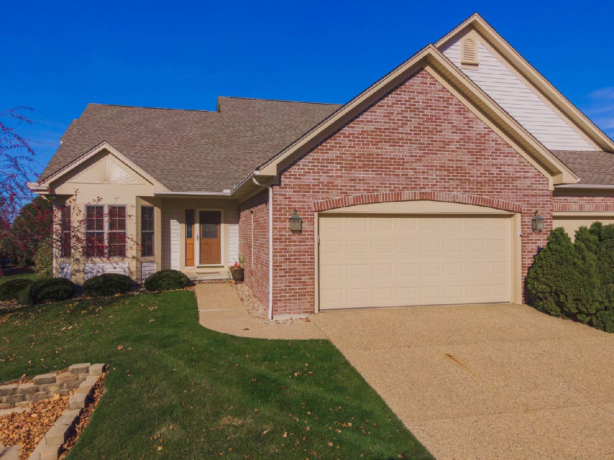 Condos & Townhomes Sold Villaminiums Bloomington Illinois, 2 Alder