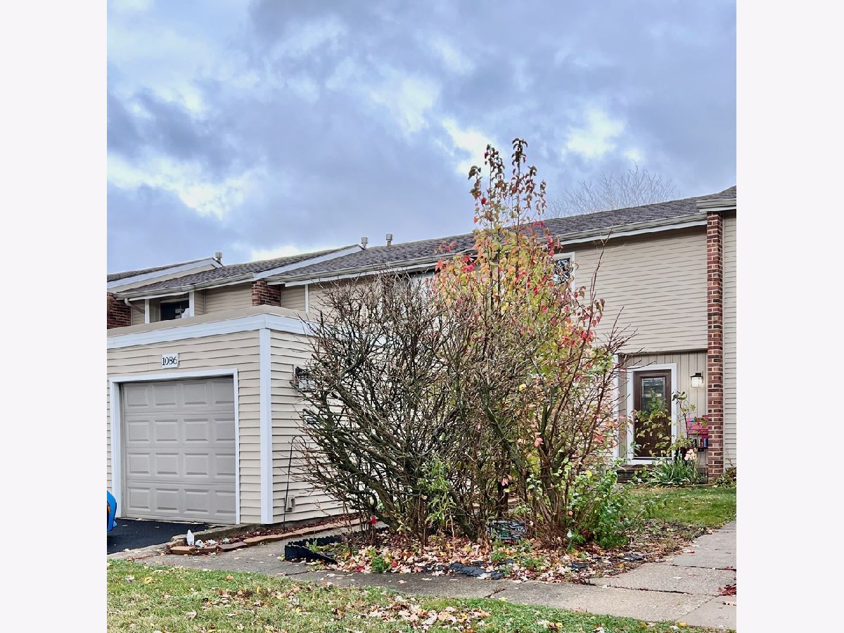 Townhomes Sold Timberlake Aurora Illinois, 1086 Cascade