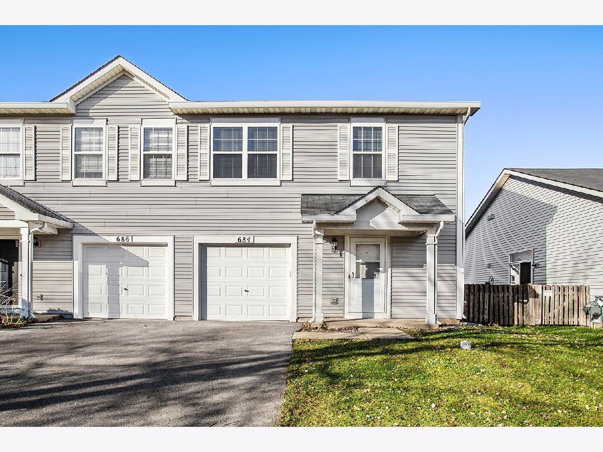 Townhomes & Homes Sold Lakewood Falls Club Romeoville Illinois, 684 Shannon