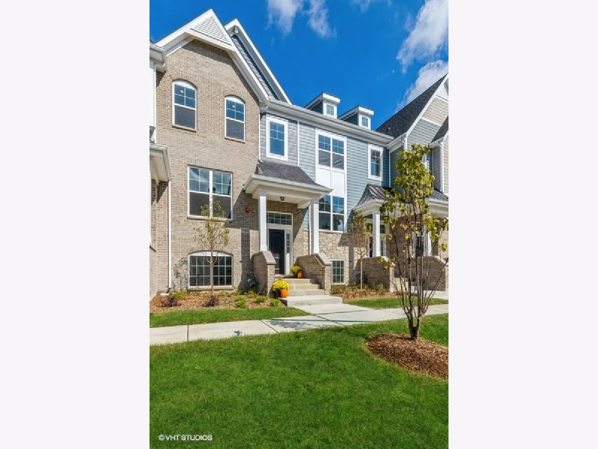 Condos & Townhomes Rented Sterling Place Northbrook Illinois, 1981 Kingsley