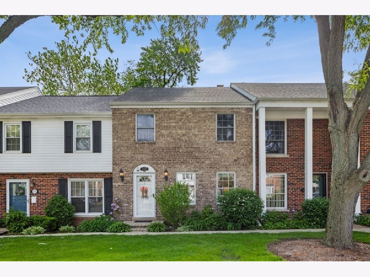 Townhomes Sold Sutton Place Hinsdale Illinois, 5727 Sutton