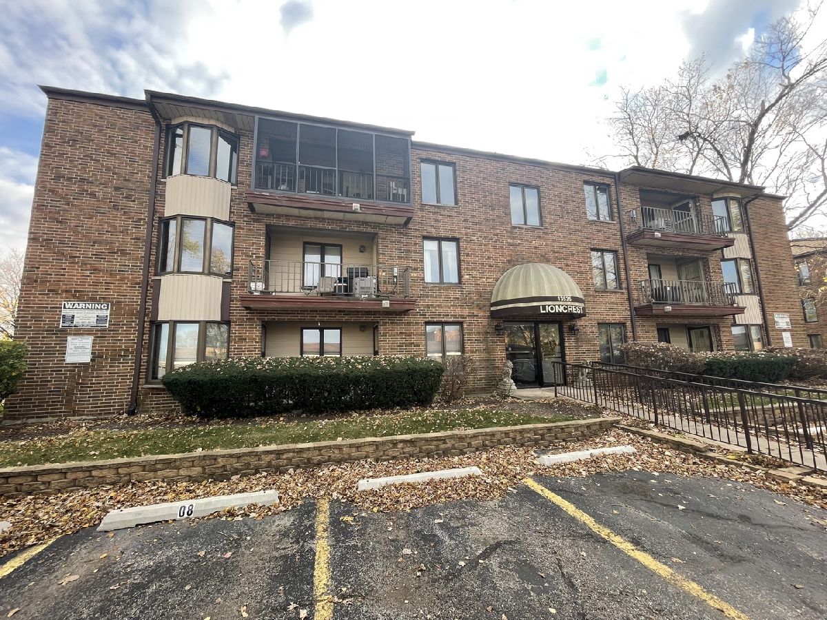 Condominiums Sold Lioncrest Crestwood Illinois, 13535 Lamon