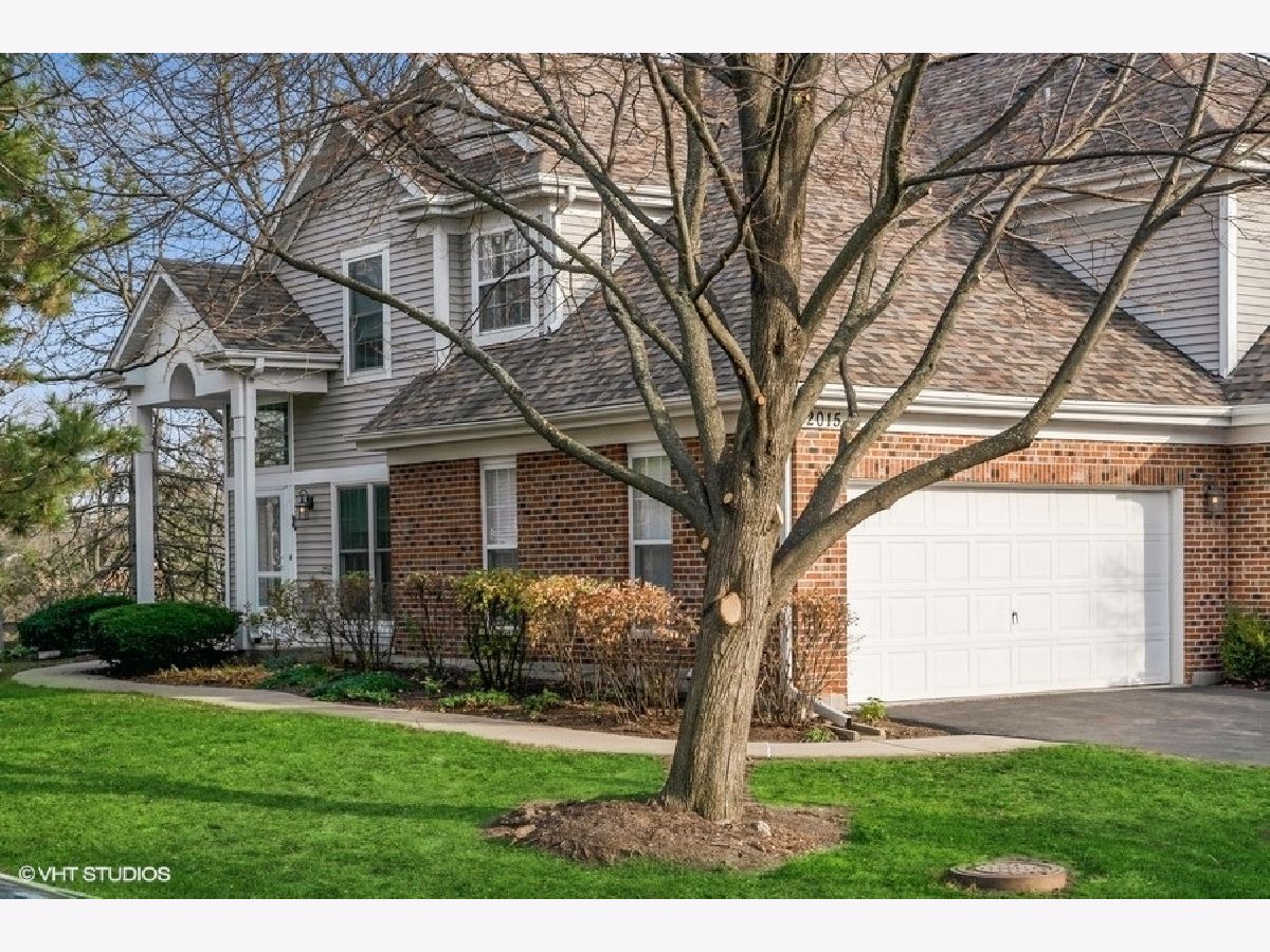 Townhomes & Condos & Homes Sold Lake Arlington Arlington Heights Illinois, 2015 Silver Lake