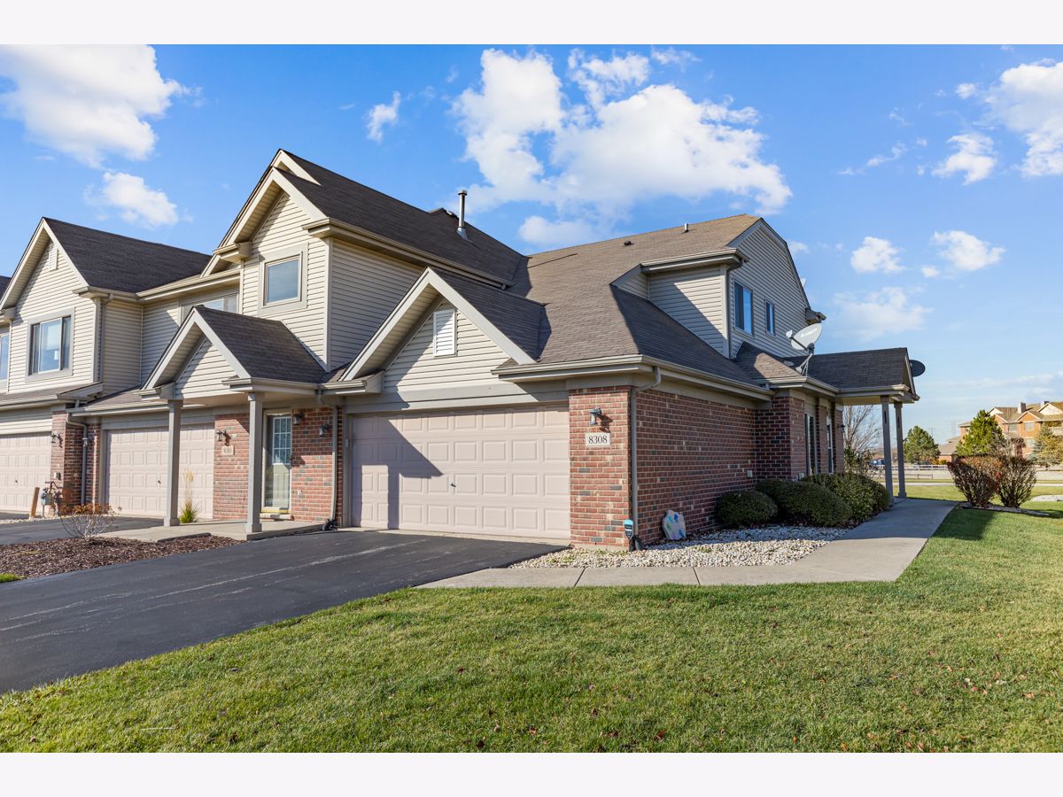 Townhomes & Condos Sold Hawthorne Lakes Frankfort Illinois, 8308 Auburn