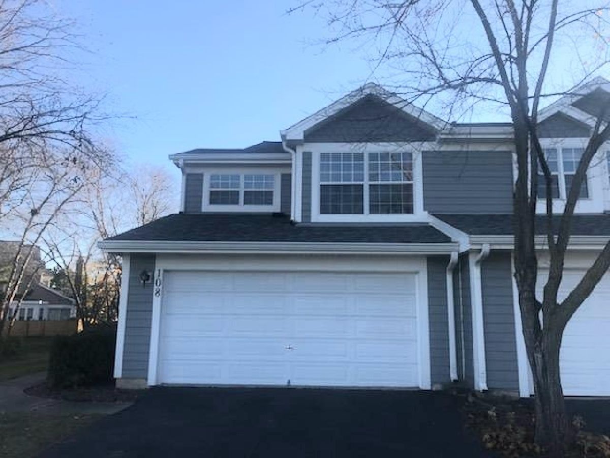Townhomes & Homes Sold Sarahs Grove Schaumburg Illinois, 108 Sarahs Grove