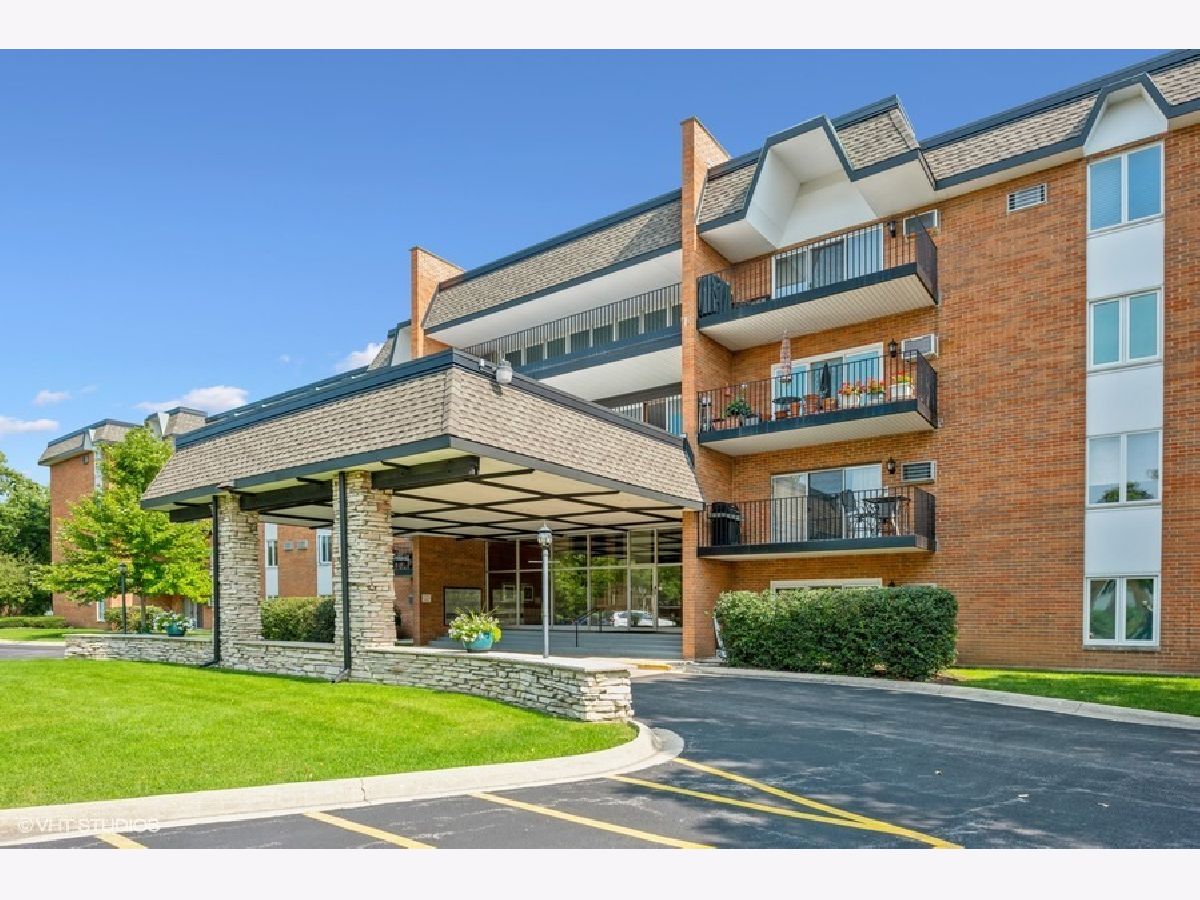 Condominiums Sold Westbrook Downers Grove Illinois, 4221 Saratoga