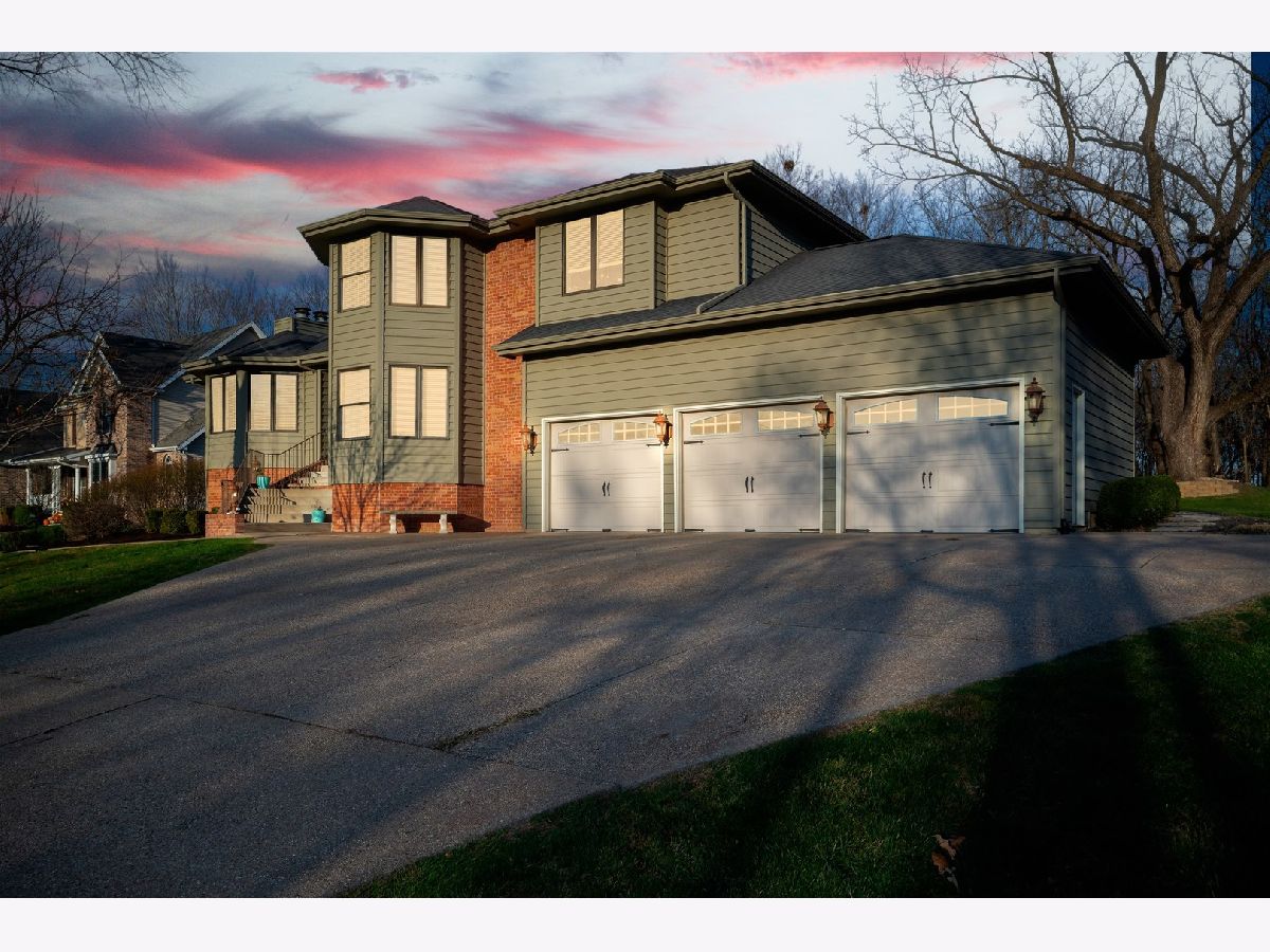 Homes & Condos & Townhomes Sold Woodland Ridge Bloomington Illinois, 1510 Sweetbriar