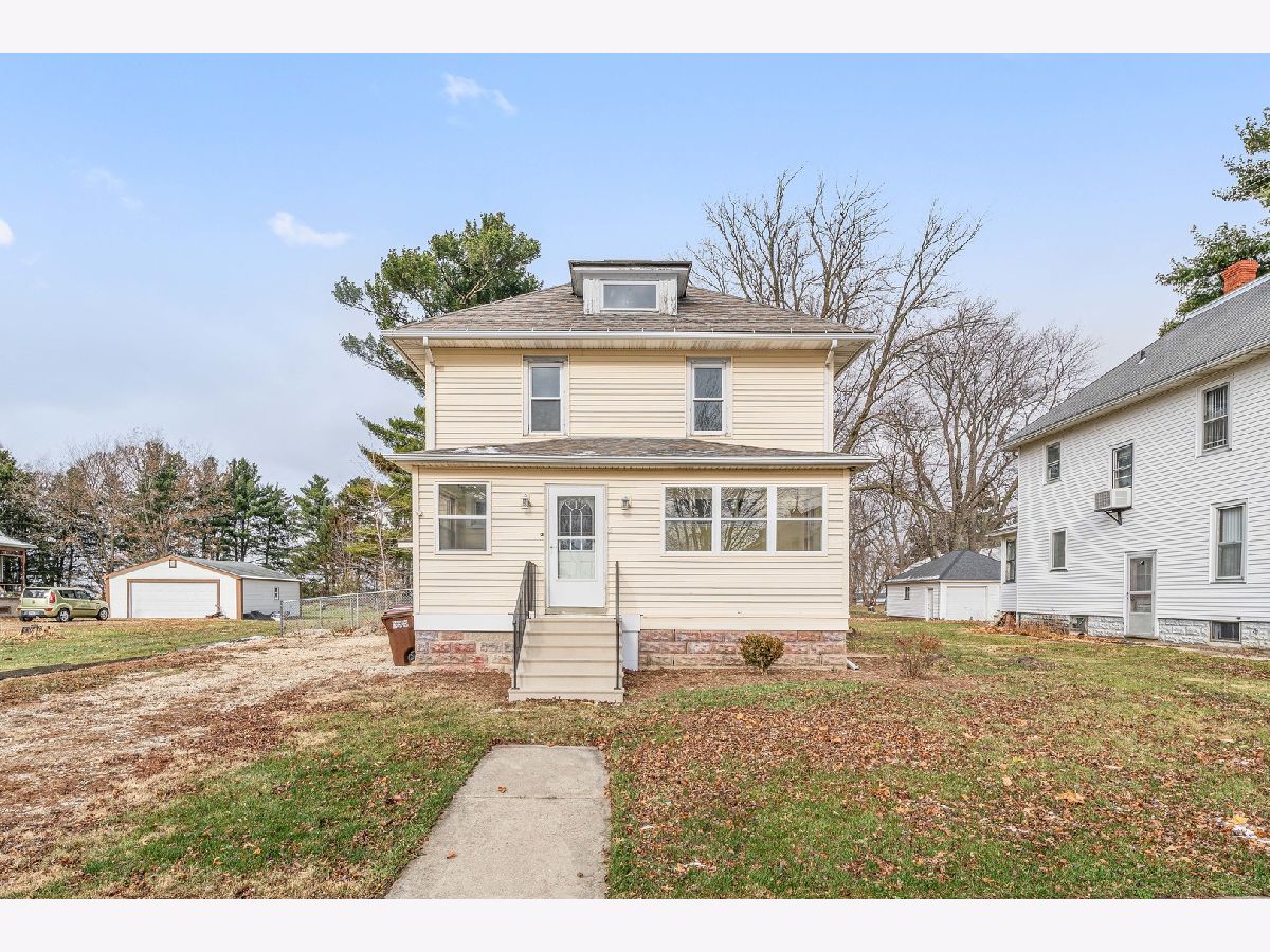  Sold Lee Illinois, 241 Hardanger Gate