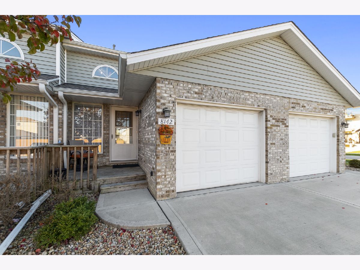 Townhomes Sold Courtyards Justice Illinois, 8142 Daniel