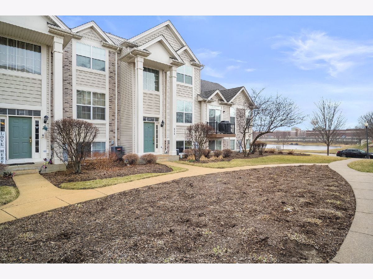 Townhomes Rented Summit Creek Shorewood Illinois, 914 Summit Creek