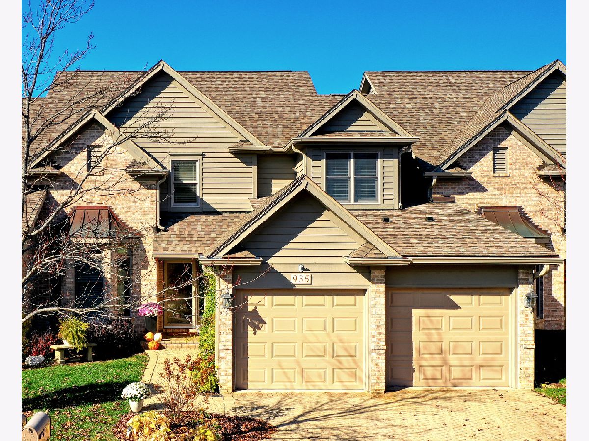 Townhomes Sold Oak Crest St Charles Illinois, 935 Oak Crest Ln