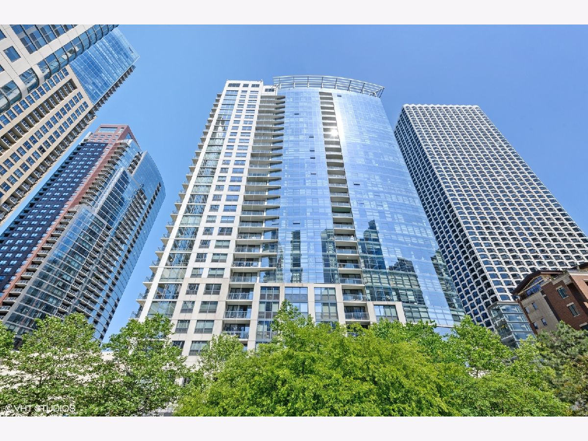 Condos & Townhomes Sold Lancaster Chicago Illinois, 201 Westshore