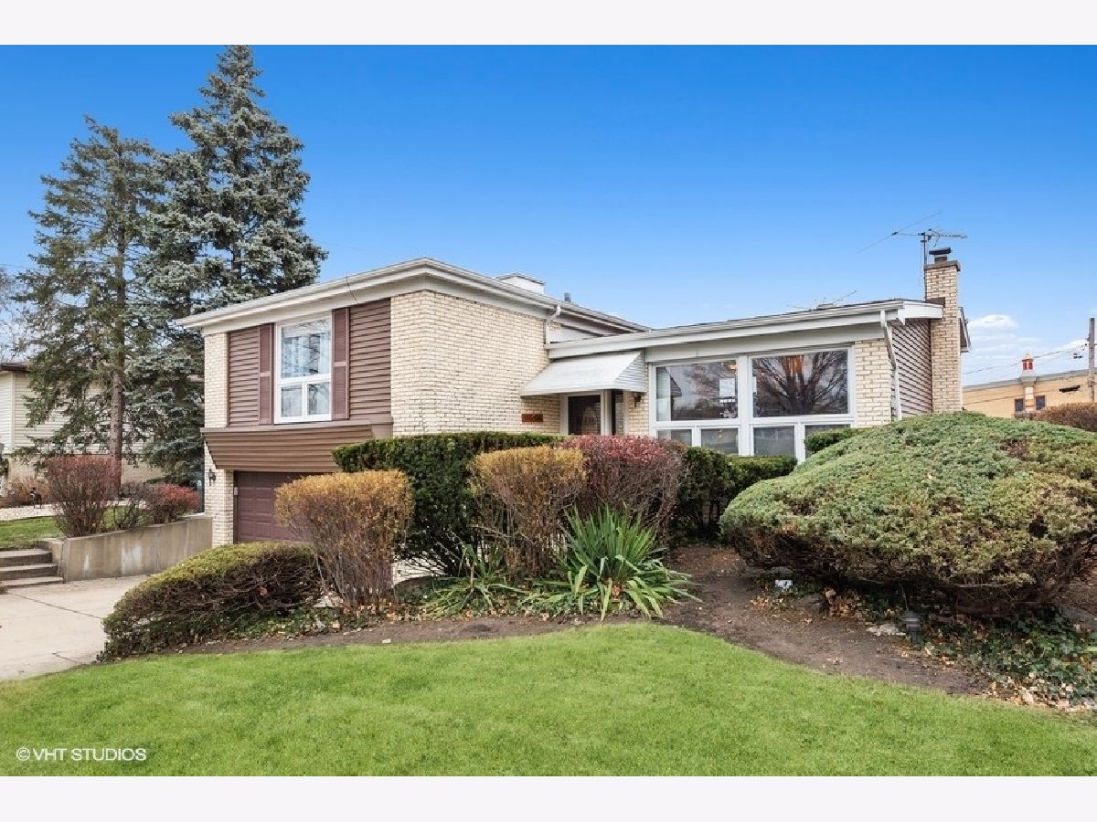 Homes Sold Mortonaire Morton Grove Illinois, 9305 Michael