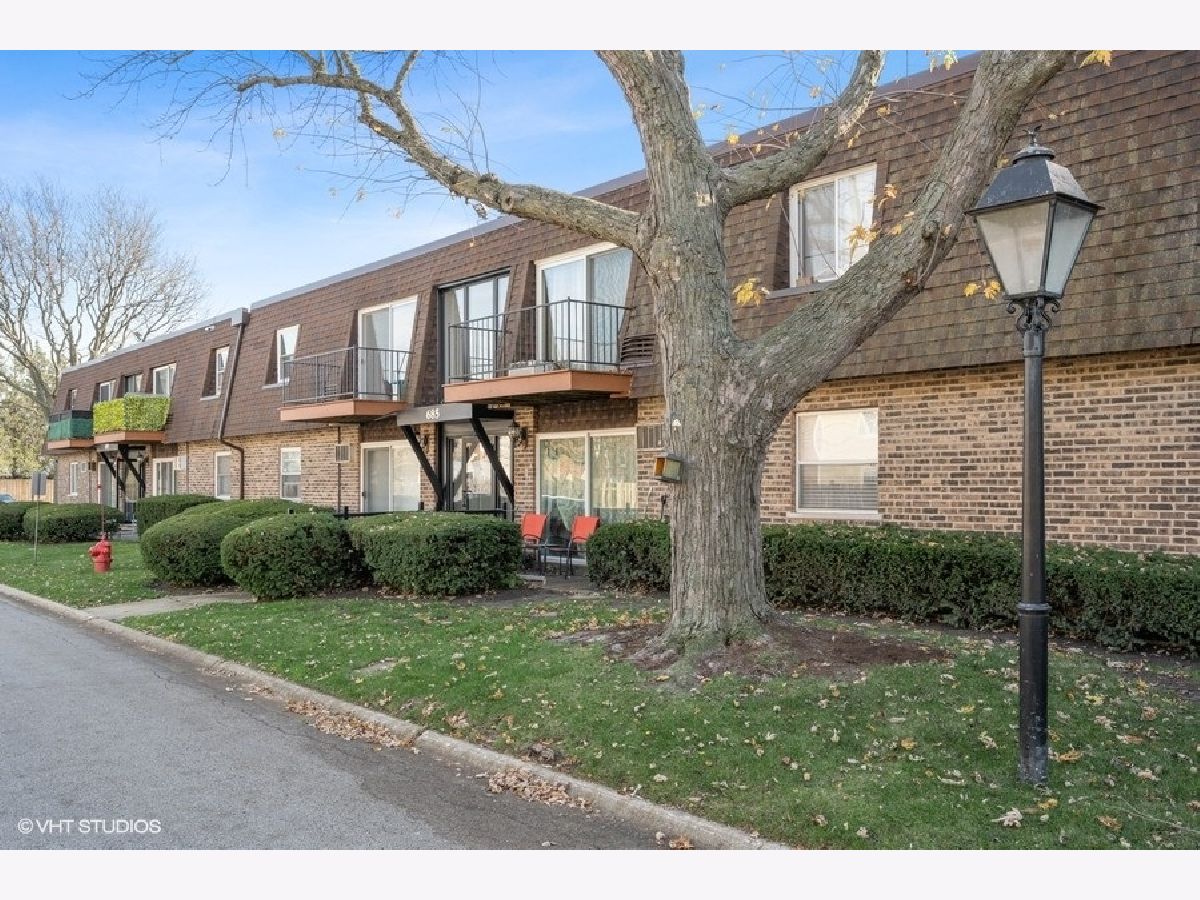 Condominiums Sold Fireside Terrace Buffalo Grove Illinois, 685 Grove