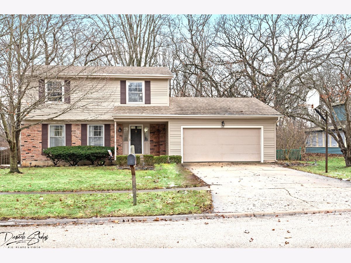 Homes Sold Green Oaks Crystal Lake Illinois, 621 Green Oaks