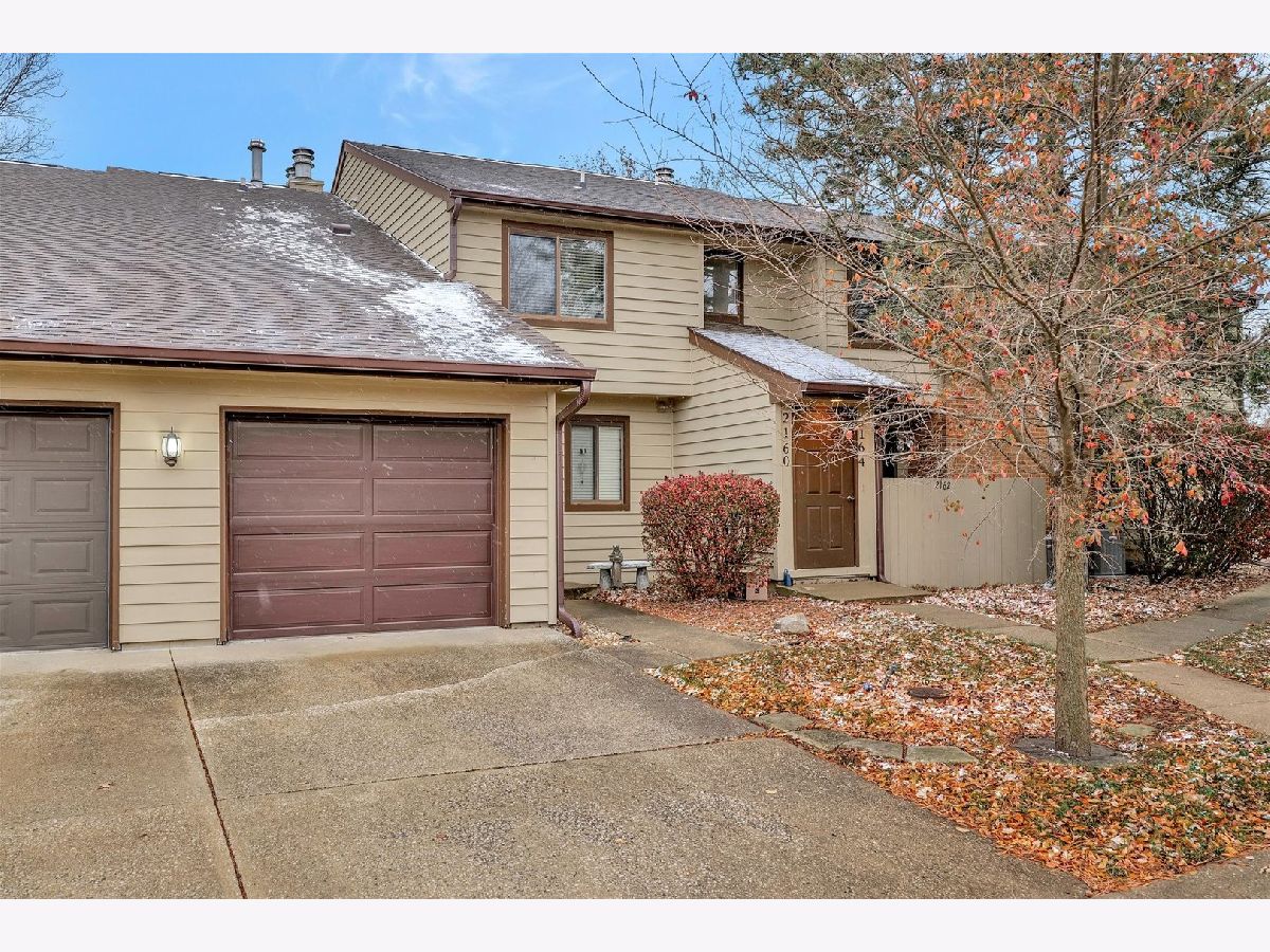 Homes & Condos & Townhomes Sold Lake Devonshire Champaign Illinois, 2160 Harbortown